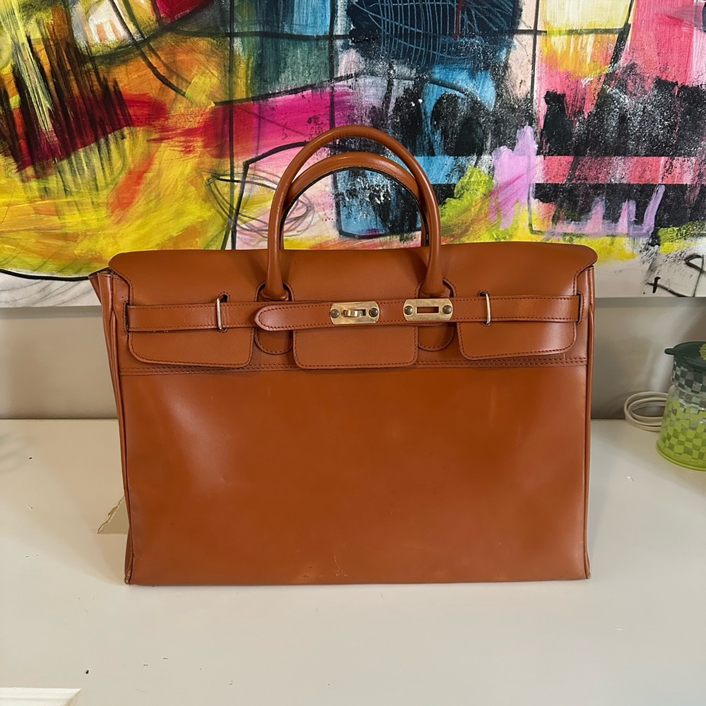 Elegant Brown Leather Handbag